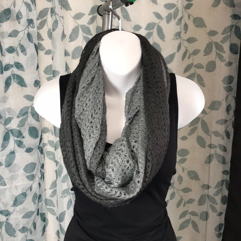 RED CAMEL ENDLESS GRAY/BLACK OMBRÉ SCARF